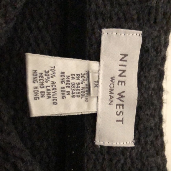 Plus size 1X Jones of New York beaded sweater - Picture 2 of 3